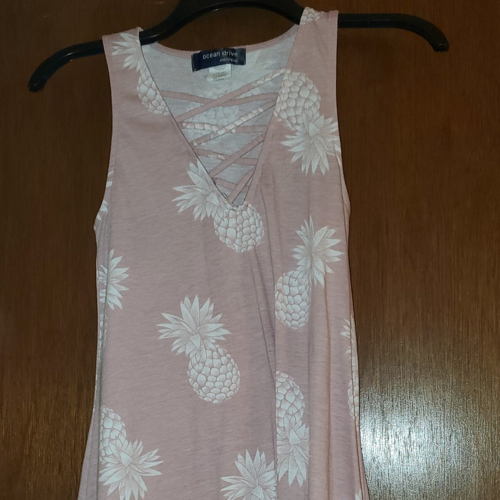 Ocean drive light pink 🍍 dress! Size womens small